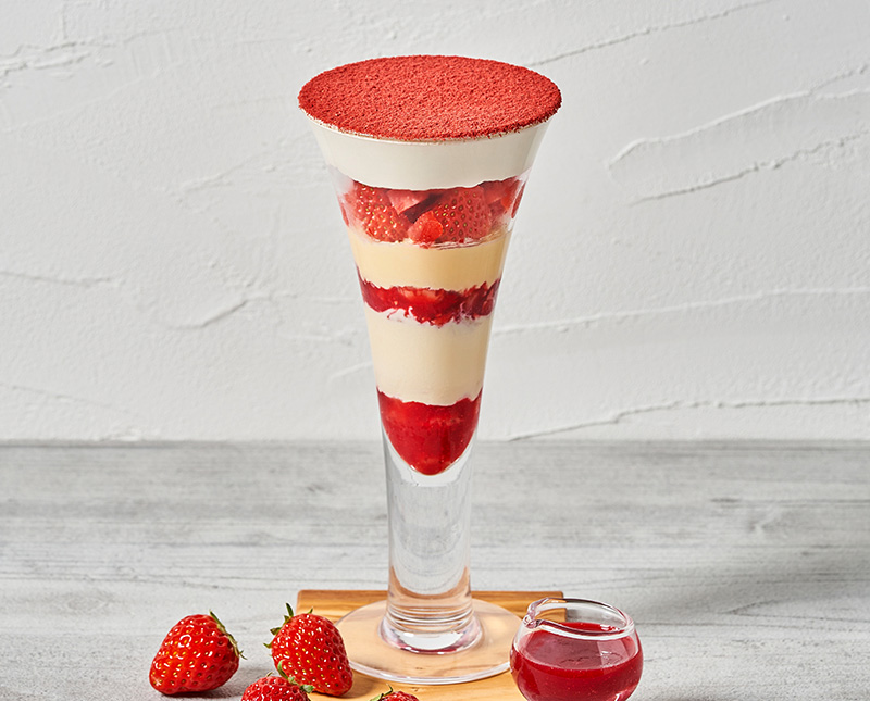 春摘み苺パフェ